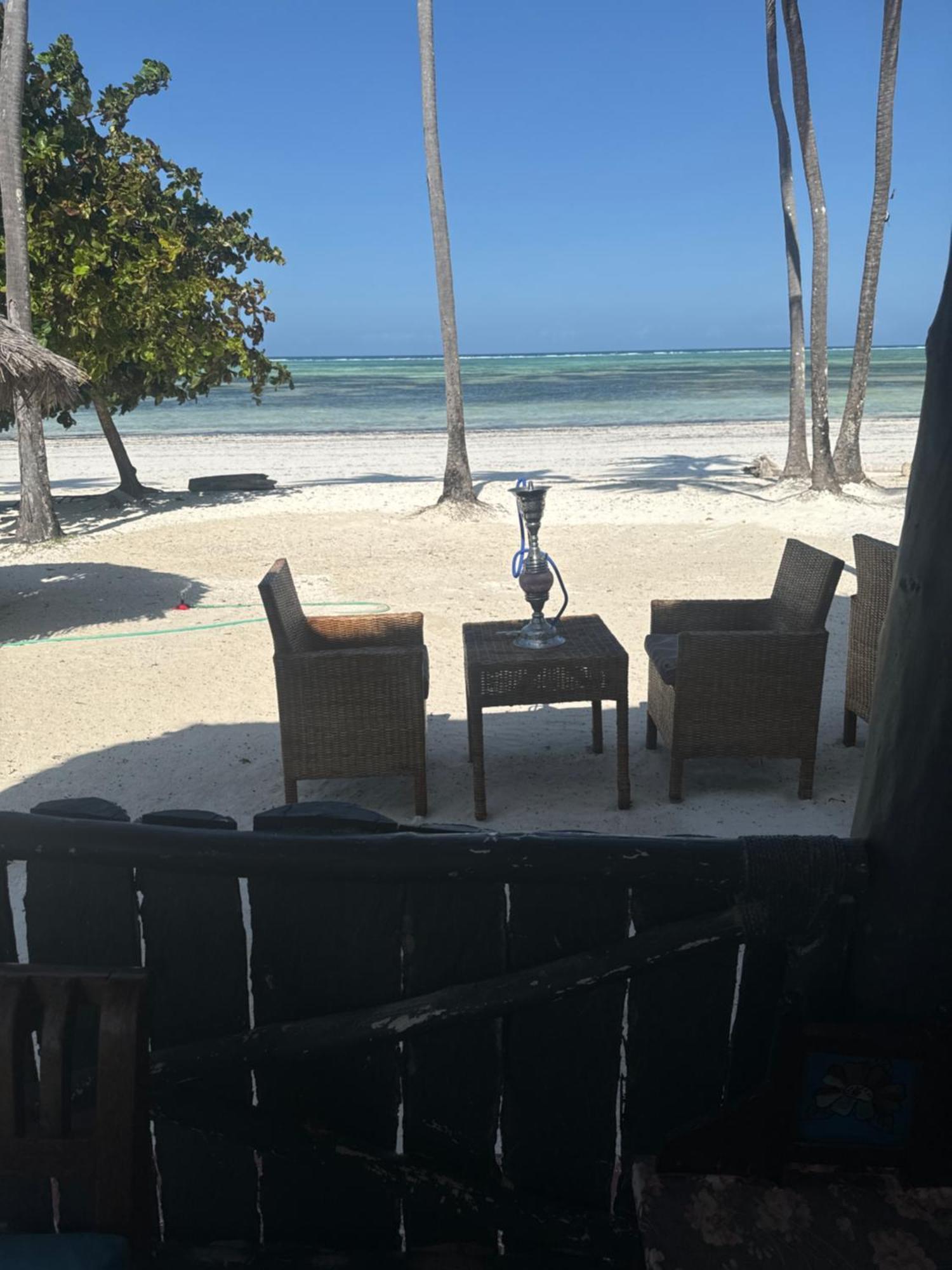 Zanzinite Semesteranläggning (resort) *